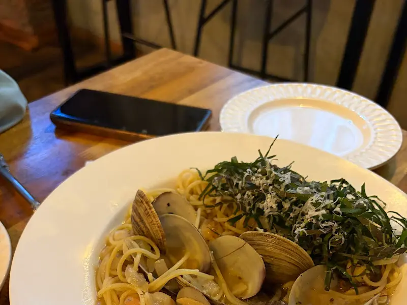 파스타 면과 신선한 해산물의 조화