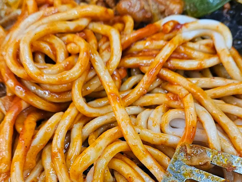 닭갈비에 우동사리 추가