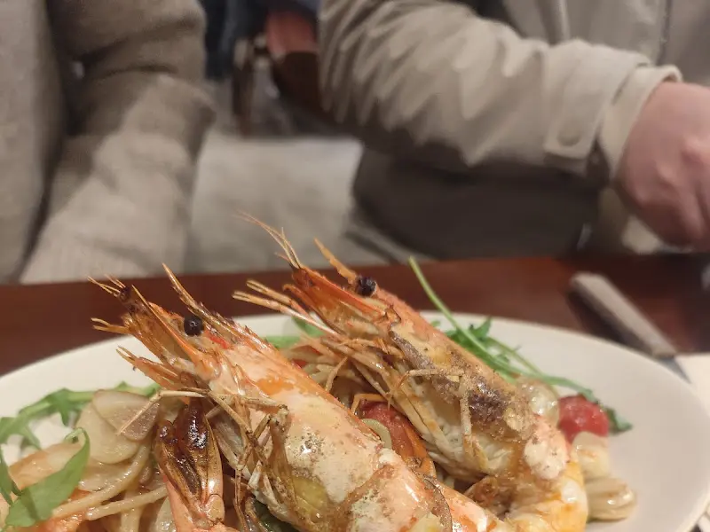 신선한 새우가 듬뿍 들어간 파스타