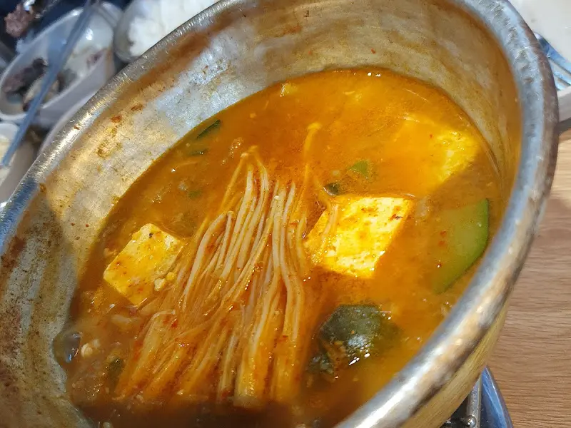 보글보글 끓는 된장찌개