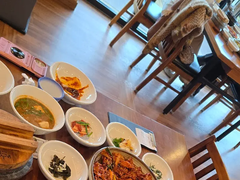 깔끔한 테이블 세팅