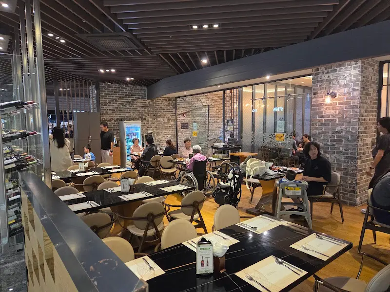 마이어스 내부 좌석