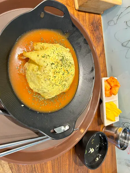 오므라이스 한 상 차림
