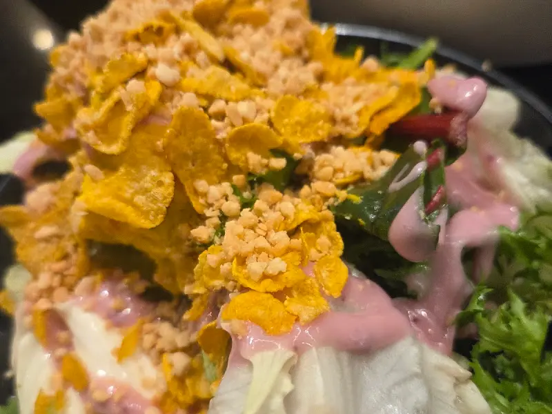 콘푸로스트 샐러드