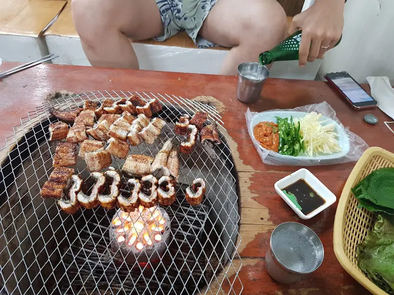 장어와 술 한 잔