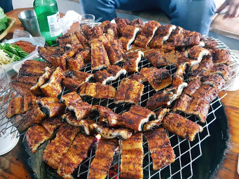 푸짐한 장어 한 상