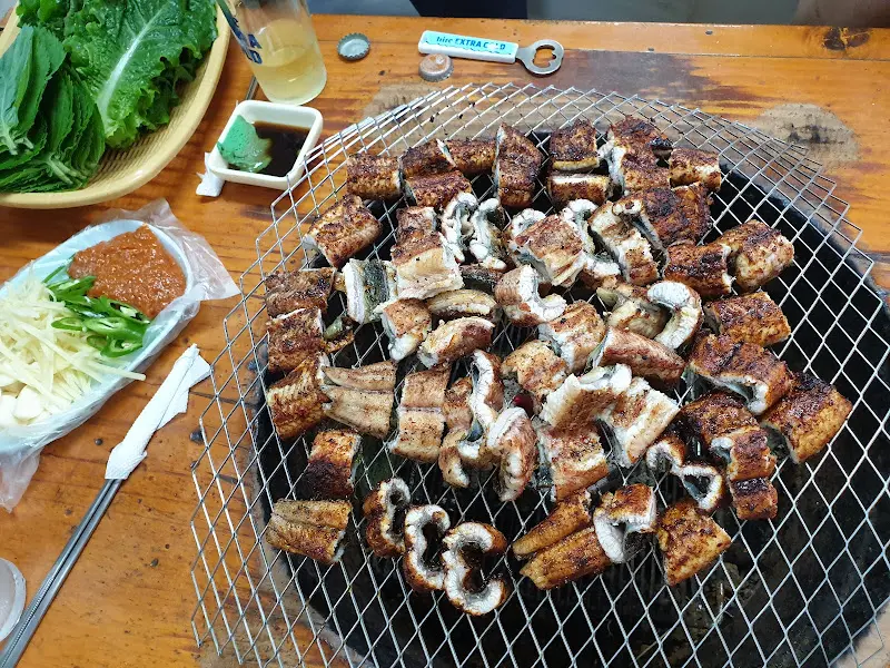 깻잎 장아찌와 장어