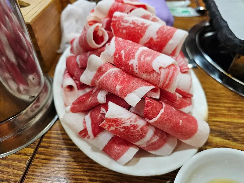 차돌박이와 육회