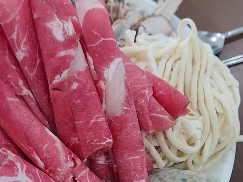 푸짐한 만두전골 재료