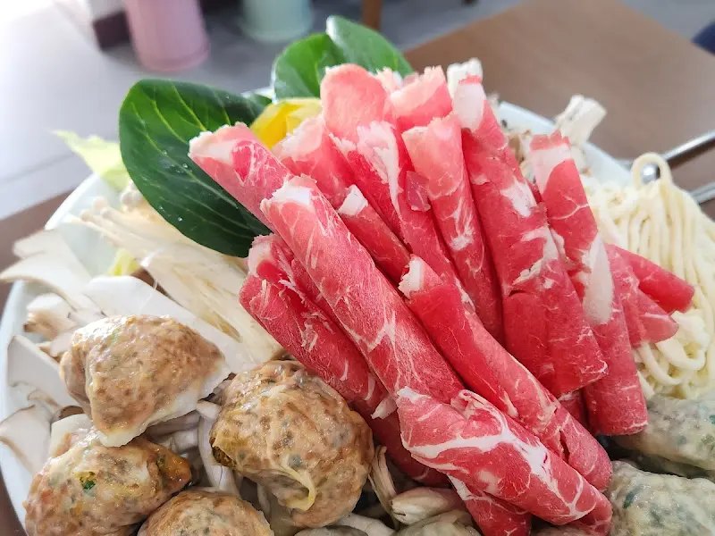 푸짐한 만두전골 한 상 차림