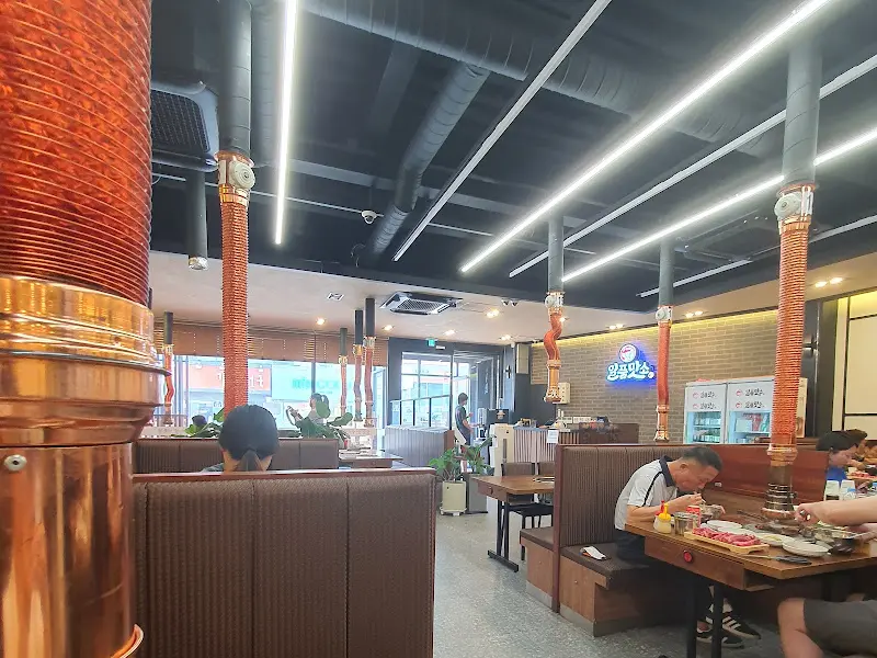 쾌적한 식당 내부