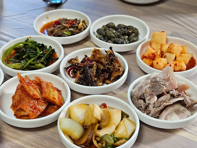 다채로운 밑반찬 클로즈업