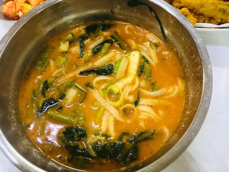 어탕칼국수의 모습