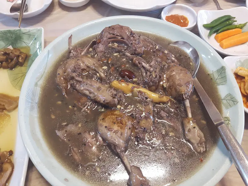 한방오리백숙 전체샷