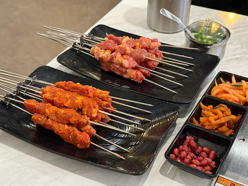 양꼬치와 기본반찬