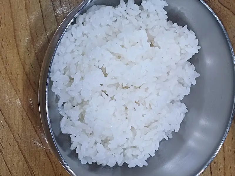 윤기가 좔좔 흐르는 밥