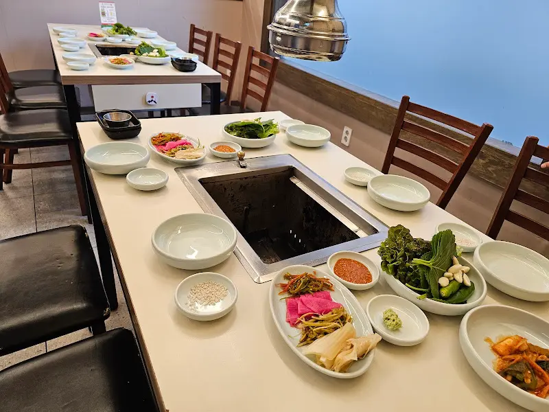 깔끔하고 쾌적한 식사 공간