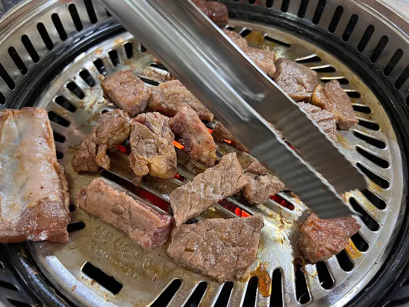 잘 익은 돼지갈비