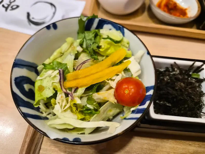 신선한 샐러드의 모습