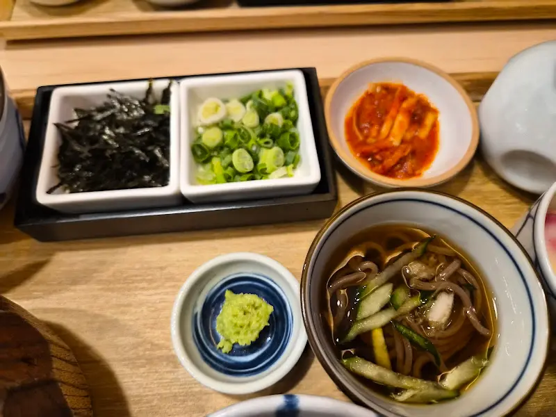 다양한 곁들임 반찬들