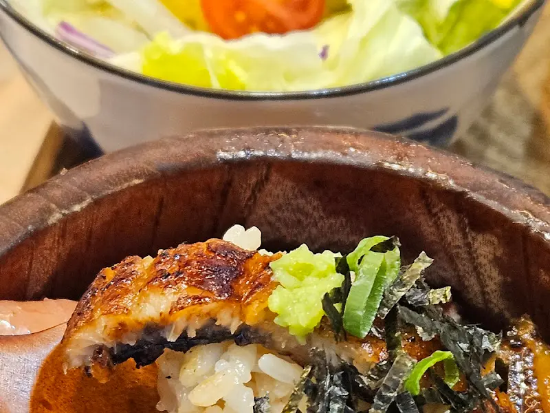 히츠마부시와 샐러드의 조화