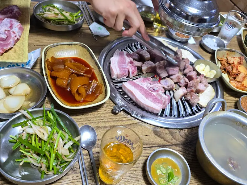 맛있게 구워지는 삼겹살