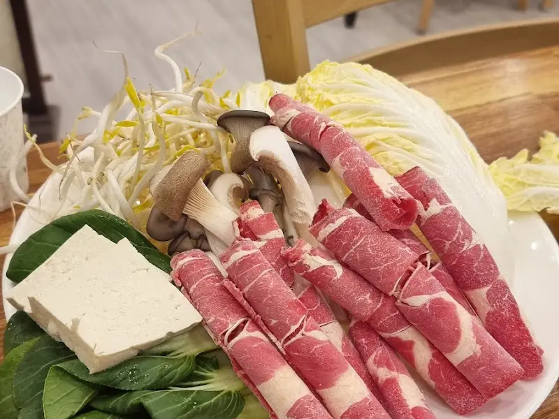 푸짐한 샤브샤브 재료