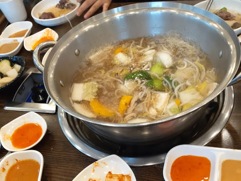 맛있는 만두전골 한 상 차림