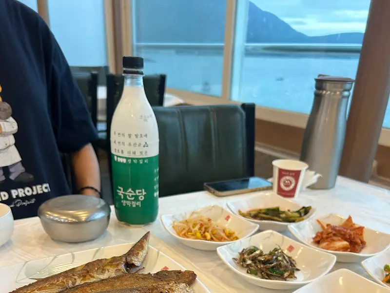 생선구이 정식 한 상 차림