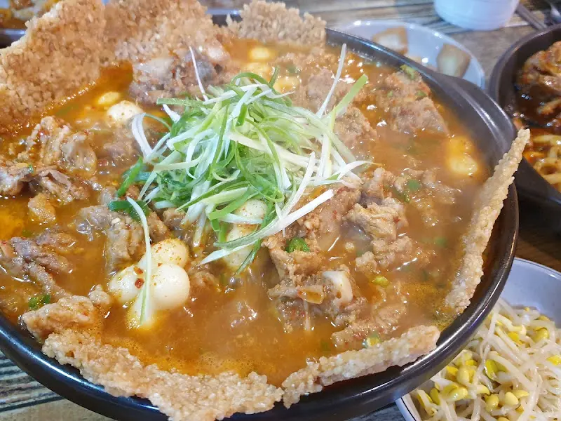 푸짐한 국물 갈비