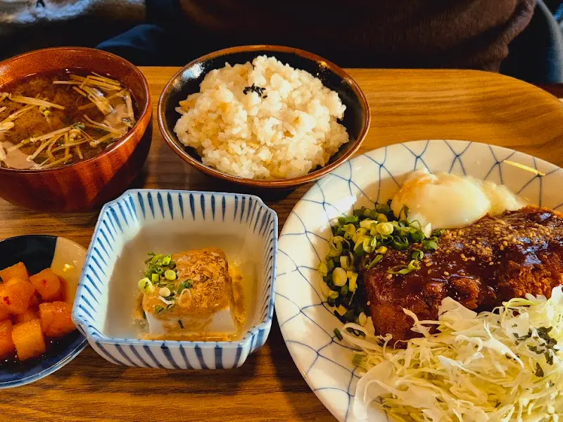 깔끔한 일본 가정식 한상차림