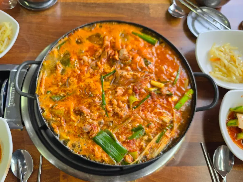 돼지찌개 근접 사진