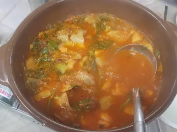 괴산호의 잔잔한 물결처럼, 산막이마을 깊은 곳 숨겨진 매운탕 맛집