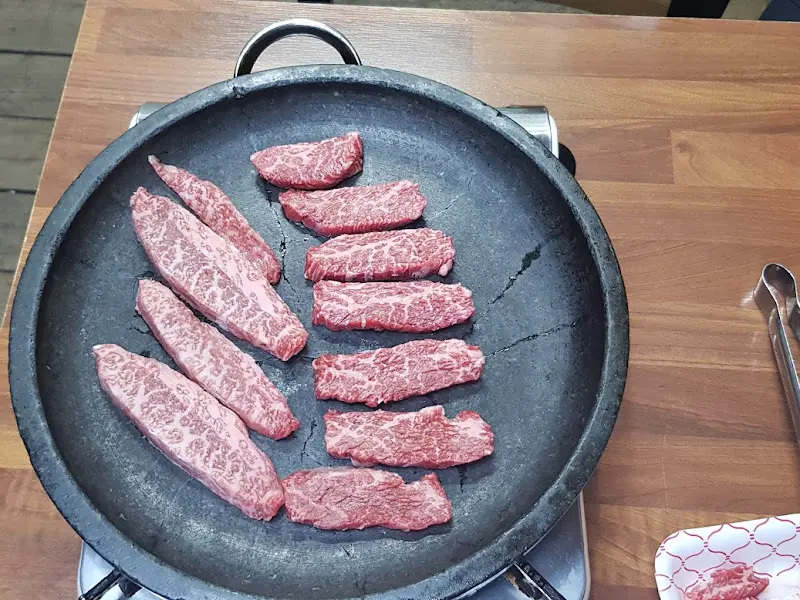 소고기 굽는 모습