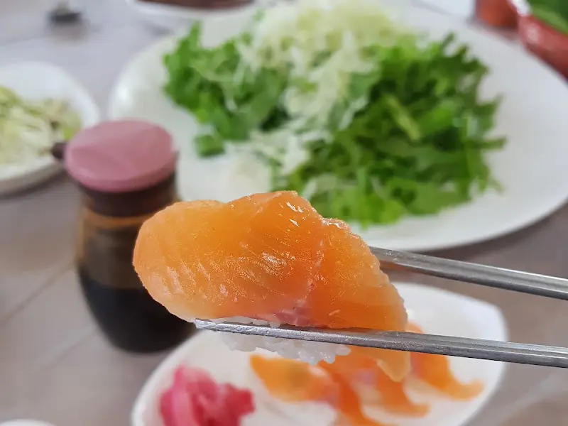 송어 초밥 근접샷