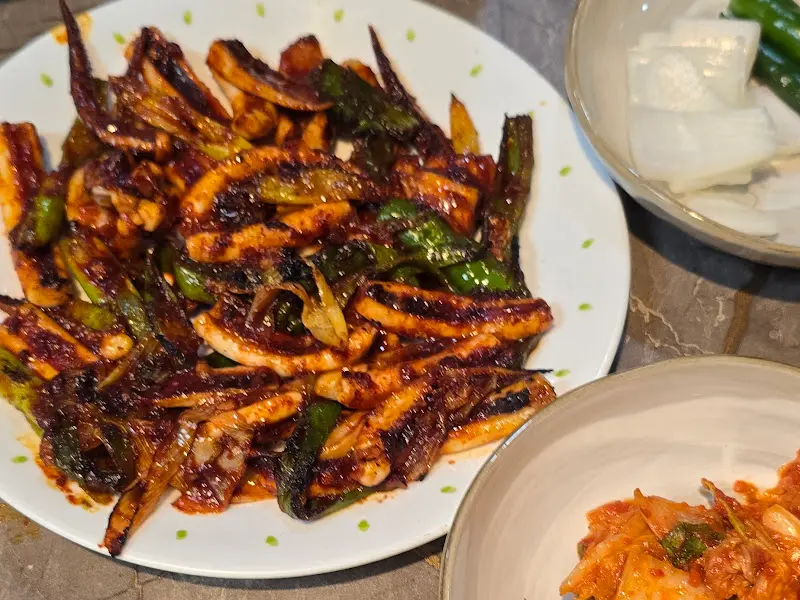 매콤한 오징어 탄구이