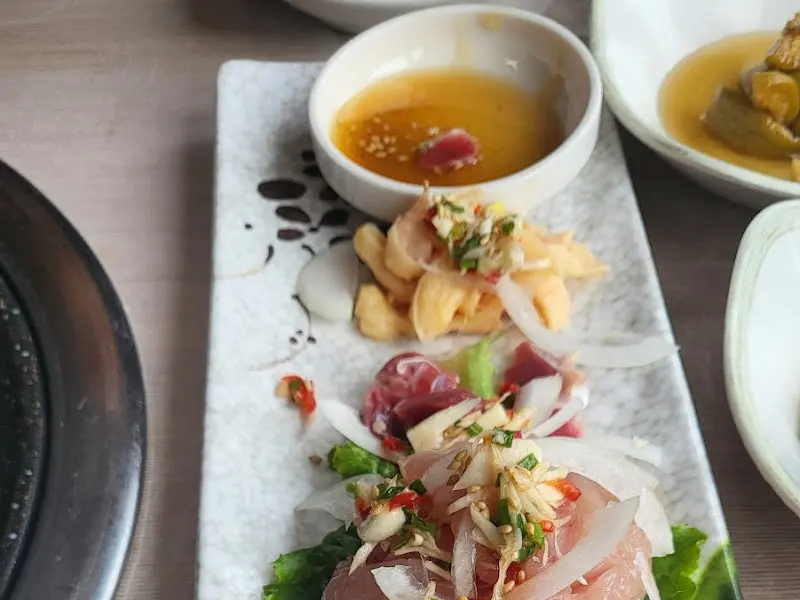 닭고기 육회 한상차림