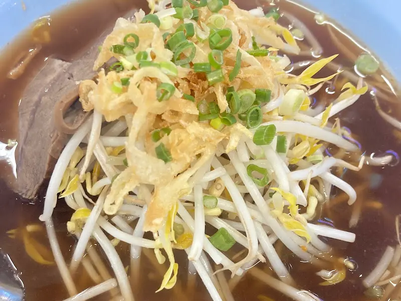 고기와 숙주가 듬뿍 들어간 쌀국수