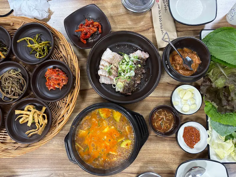 흑마늘 쌈밥 전체 구성