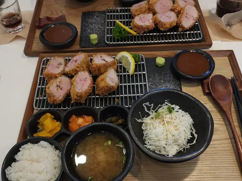 돈카츠와 곁들임