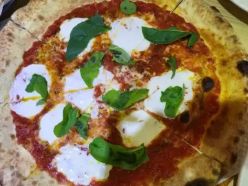 골목 숨은 보석, 울산 화덕피자 맛집: 소담한 ‘이태리옥’에서 만난 정통의 맛