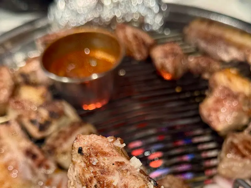 고기 굽는 모습