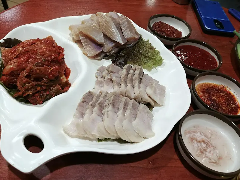 홍어, 수육, 김치의 완벽한 비율