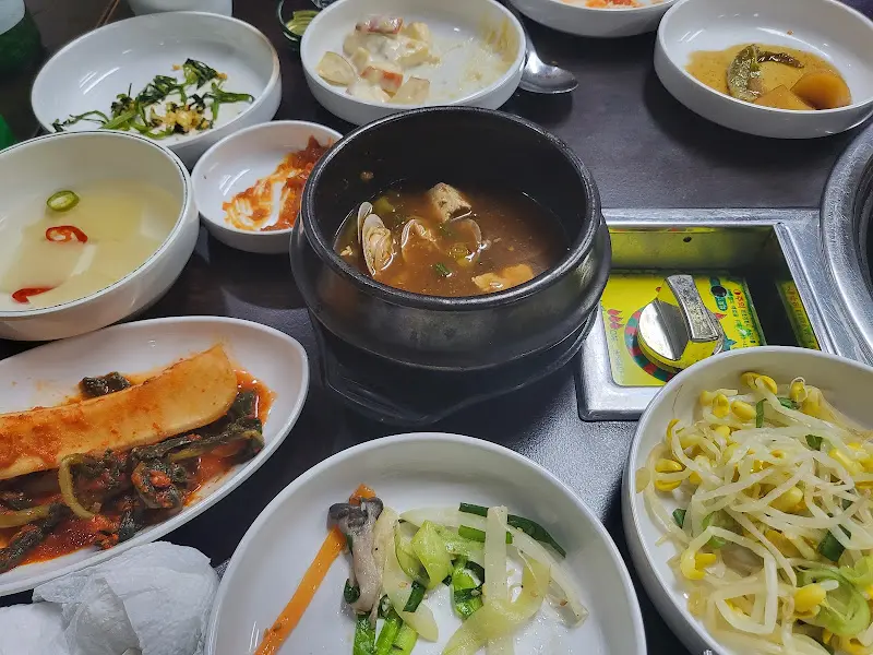 다모아 한식 밑반찬 전체샷