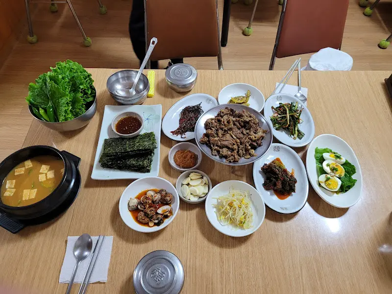 푸짐한 테이블 전체샷