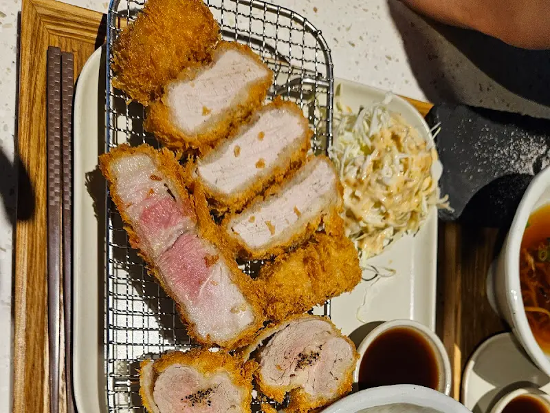 돈까스, 냉모밀, 샐러드 완벽한 조화