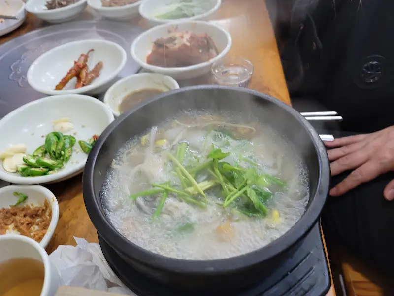 보글보글 끓는 황태국