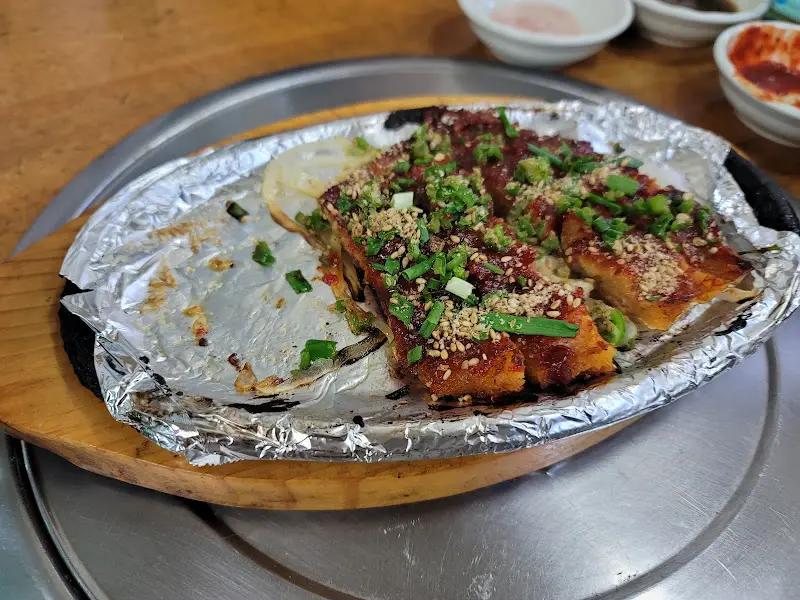 윤기가 좔좔 흐르는 황태구이