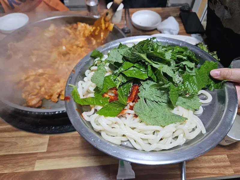 우동 사리 추가 장면