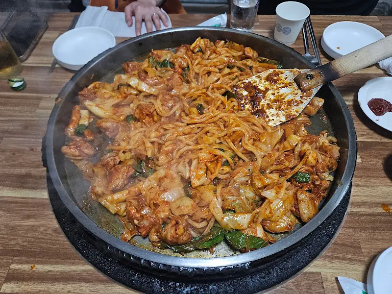 닭갈비 완성된 모습